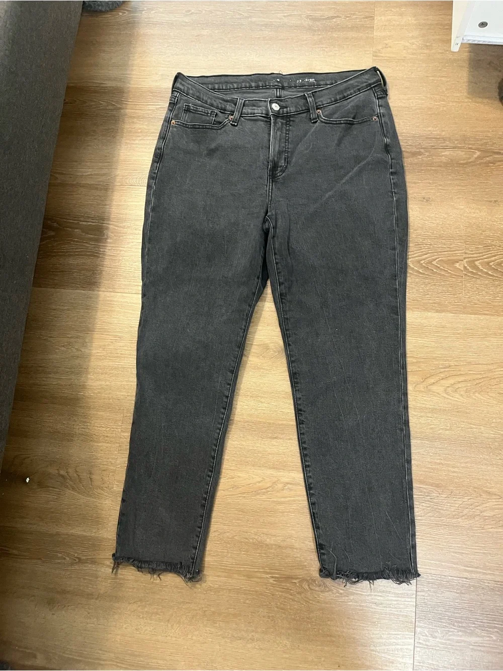Black High-Rise Women’s Jeans with Raw Hem